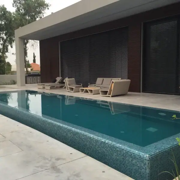 בריכת בטון פרטית לבית - ספיר בריכות שחיה בריכת בטון פרטית לבית