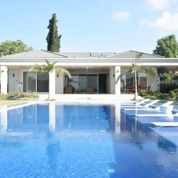 batch_CPOOL12 - ספיר בריכות שחיה