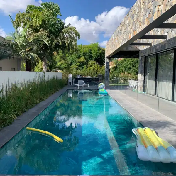 batch_CPOOL35 - ספיר בריכות שחיה