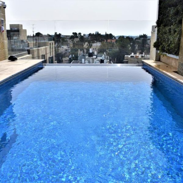 פנטהאוז עם בריכת שחייה - ספיר בריכות שחיה פנטהאוז עם בריכת שחייה