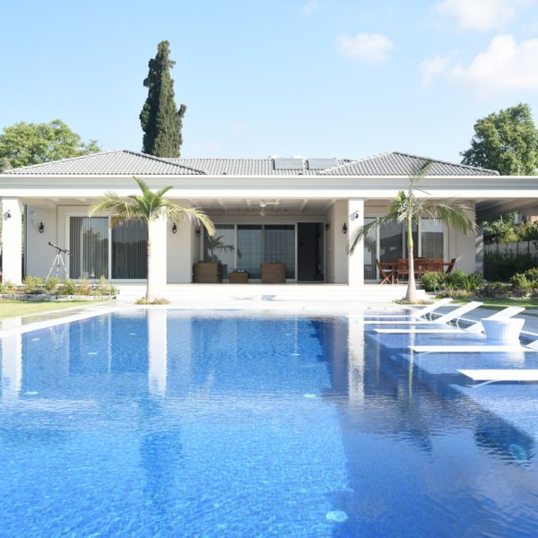 בריכת שחייה יפה - ספיר בריכות שחיה בריכת שחייה יפה