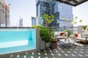 בריכה יפה בפנטהאוז - ספיר בריכות שחיה בריכה יפה בפנטהאוז