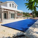 כיסוי בטיחותי לבריכת שחייה - ספיר בריכות שחיה כיסוי בטיחותי לבריכת שחייה