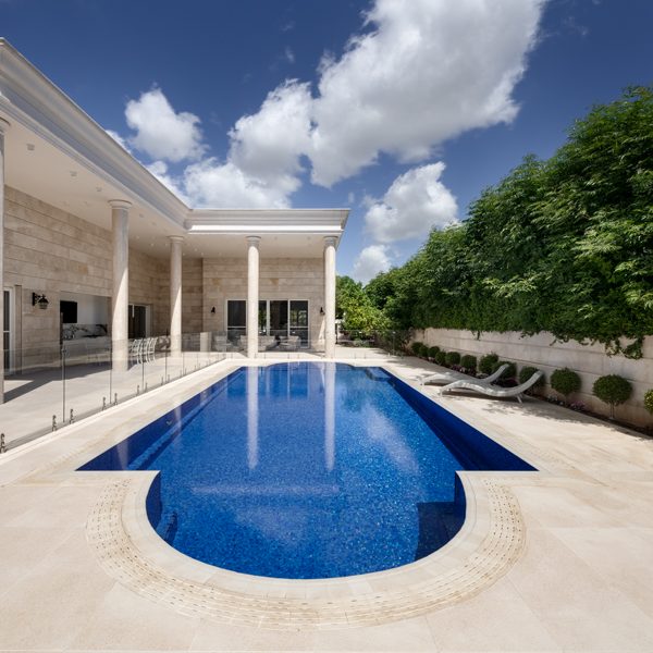 בריכת בטון גלישה בסביון