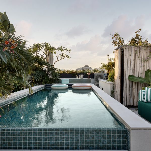 בריכה על גג במרכז הארץ - פרויקט נוסף של ספירת בריכות שחייה - ספיר בריכות שחיה בריכה על גג במרכז הארץ - פרויקט נוסף של ספירת בריכות שחייה