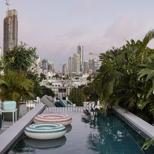 בריכה על גג במרכז הארץ - פרויקט נוסף של ספירת בריכות שחייה - ספיר בריכות שחיה בריכה על גג במרכז הארץ - פרויקט נוסף של ספירת בריכות שחייה